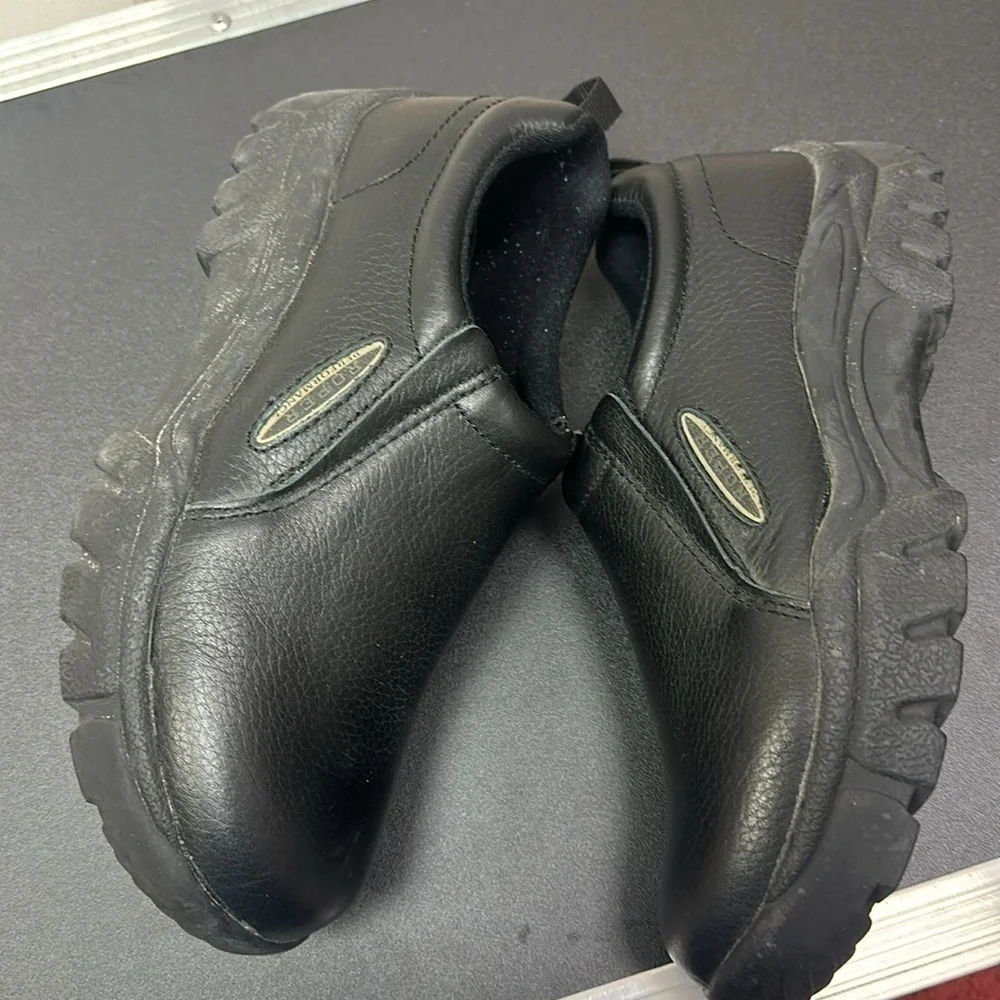 Roper men’s black genuine leather performance slip ons size 8.5